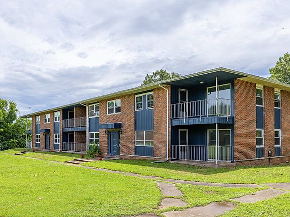 2nd image of 305 N Robinson Cir APT Bf