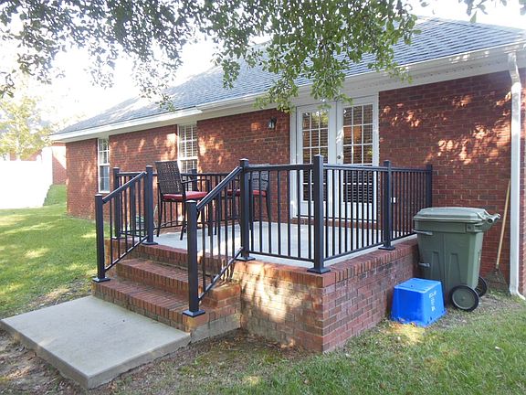4th image of 332 Orangepark Dr