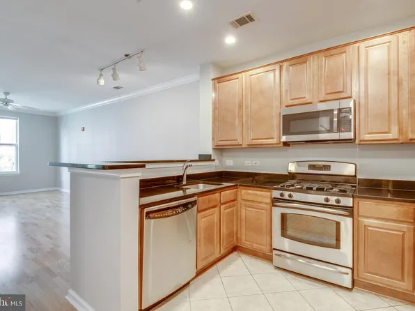 12000 Market St APT 350, Reston, VA 20190