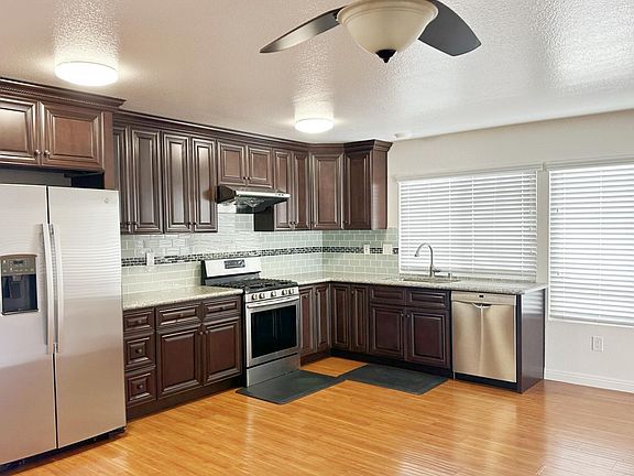 Kitchen & Dining room