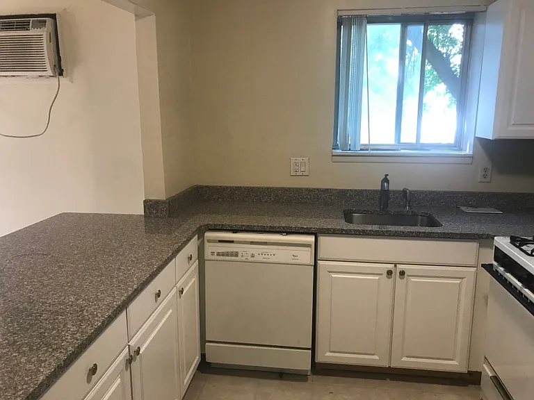 829 Brown St #2 — Photo 19