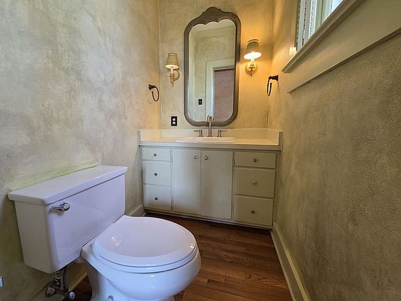 5th image of 417 S Chilton Ave #2