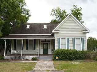 135 W Stuart Ave, Lyons, GA 30436