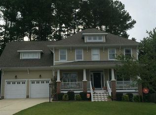 913 Town Side Dr, Apex, NC 27502