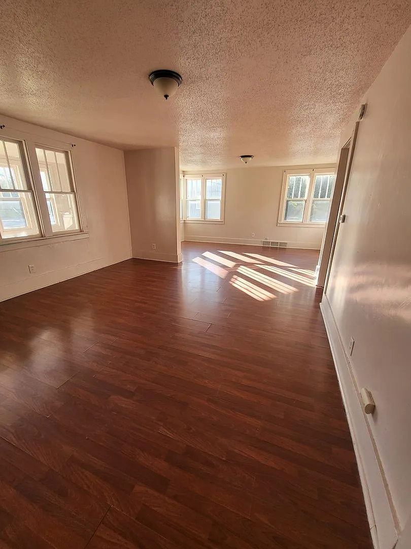 2 bedroom, 1 bath house — Photo 4