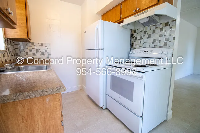 1505 SW 2nd St #101 — Photo 5
