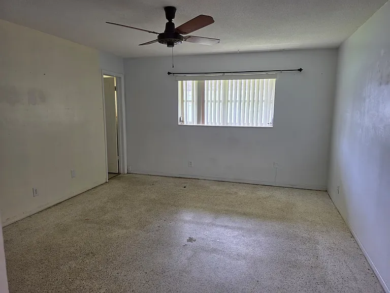 4266 Stirling Rd — Photo 16