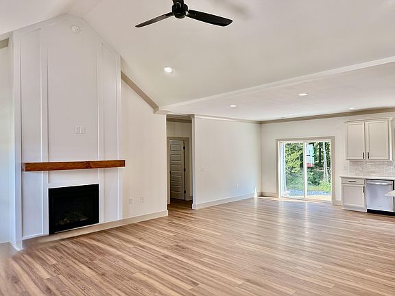 5th image of 25 Jakes Way NW