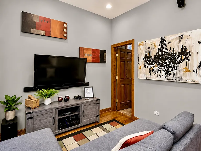 2648 W Rice St #2F — Photo 7
