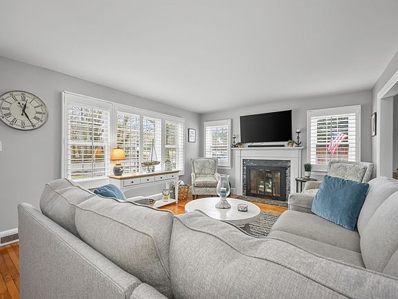 4th image of 442 Pine St