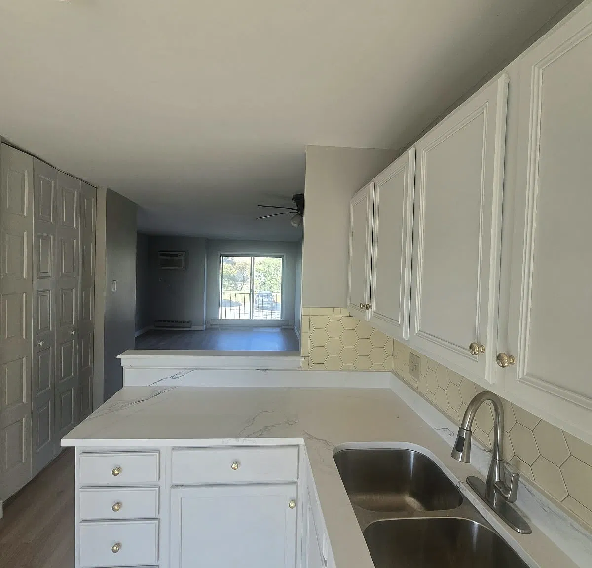 2 bed, 900 sqft, $1,850 — Photo 4