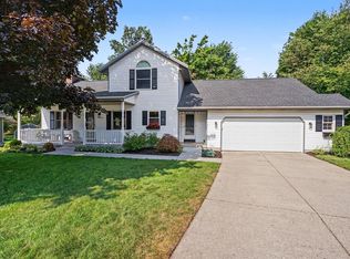 13813 Fox Trail Dr, Holland, MI 49424