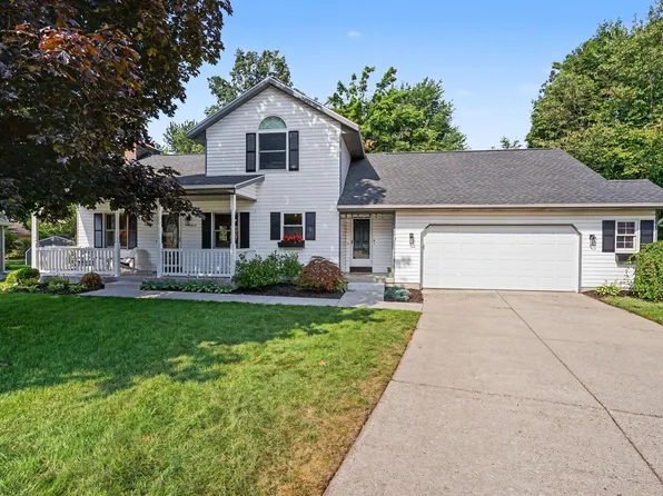 13813 Fox Trail Dr, Holland, MI 49424