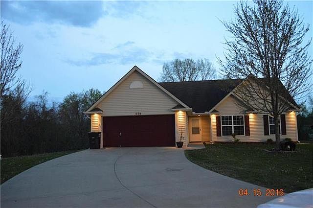 1st image of 1009 Blue Branch Dr