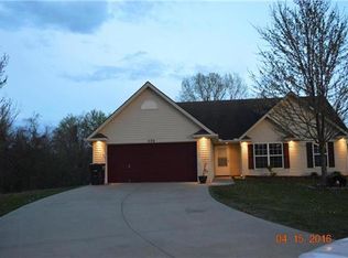 1009 Blue Branch Dr, Grain Valley, MO 64029