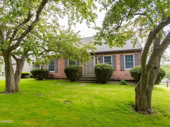 26 Patterson Rd, Lenox, MA 01240