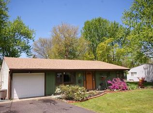 21 Richford Rd, Kendall Park, NJ 08824