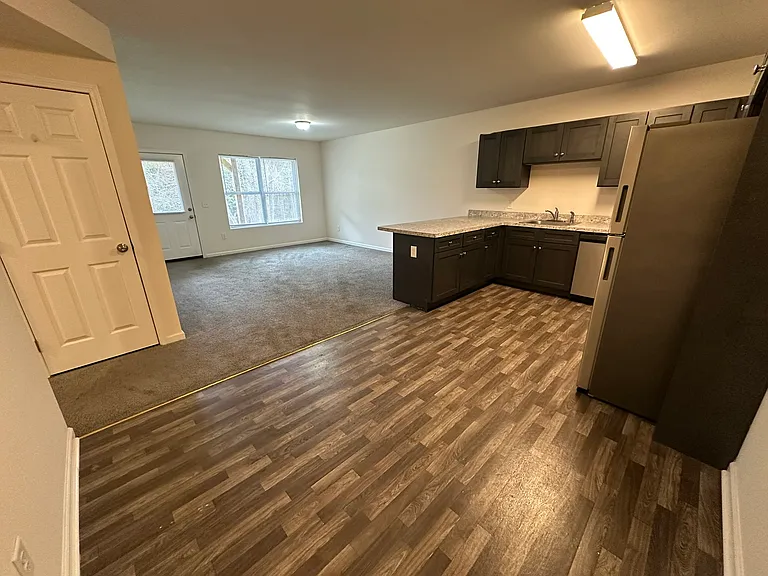 206 Hyde Park Ln — Photo 5