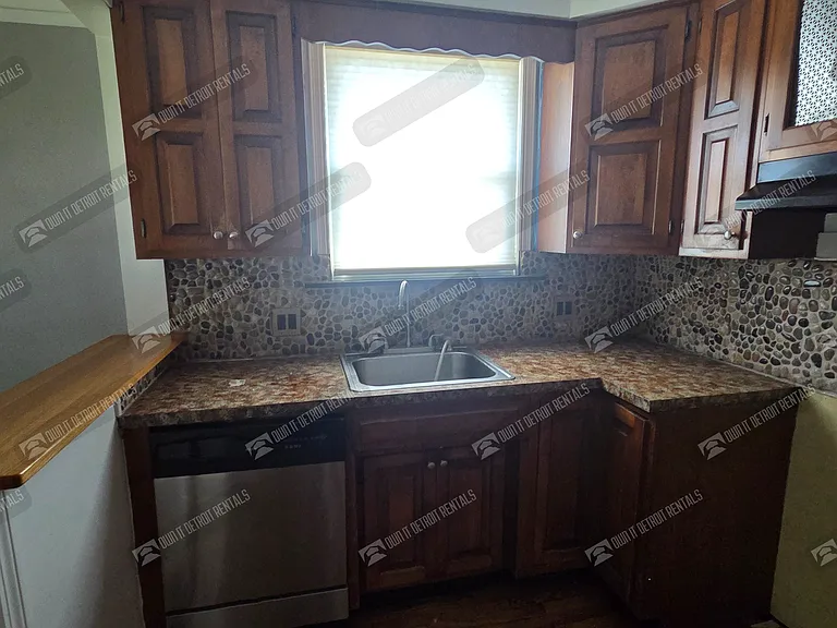 23745 Oak St — Photo 18
