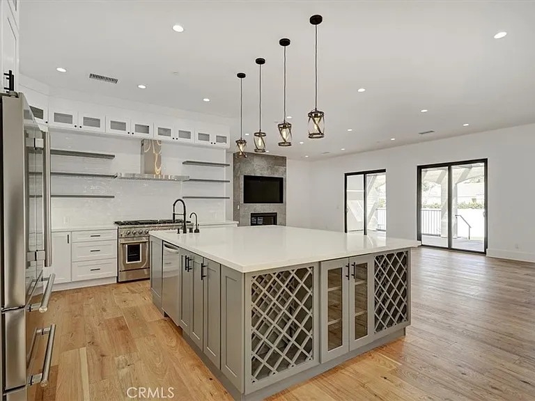 5520 Woodlake Ave — Photo 12