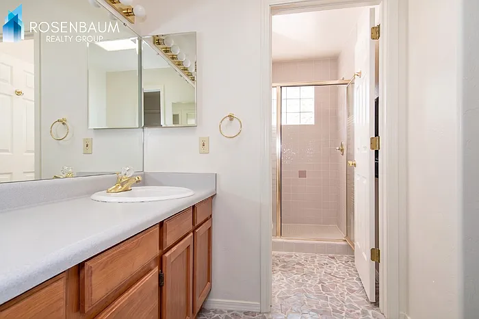 504 S Stephanie Loop — Photo 4