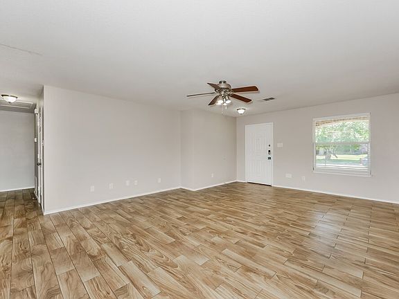 3rd image of 126 Stanford Dr