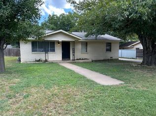 1813 Carpenter St, Bridgeport, TX 76426