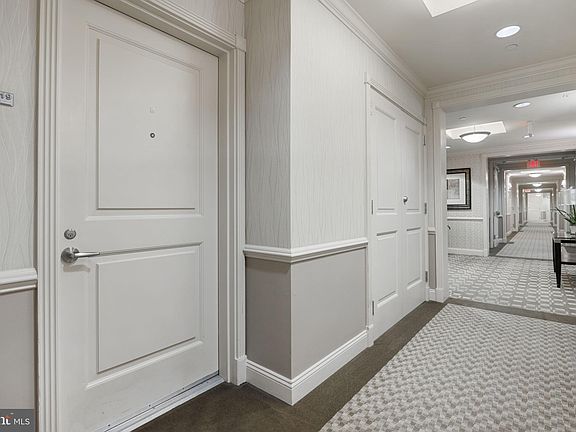 5th image of 800 Admirals Way Unit 1819