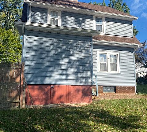 5th image of 352 W South St