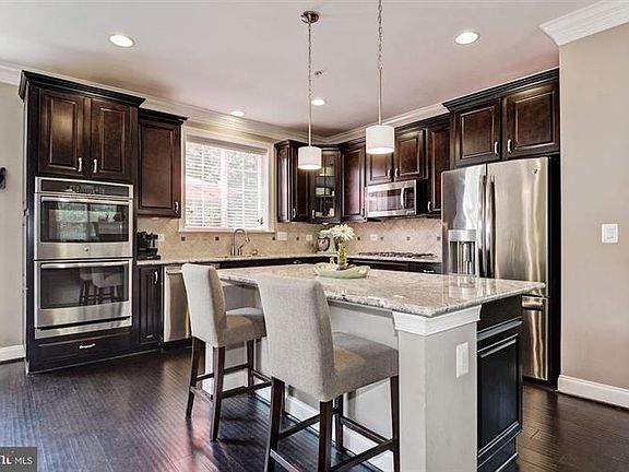 4th image of 4312 Edosomwan Ln
