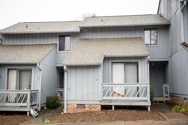 1st image of 100 Willow Run Dr APT 2