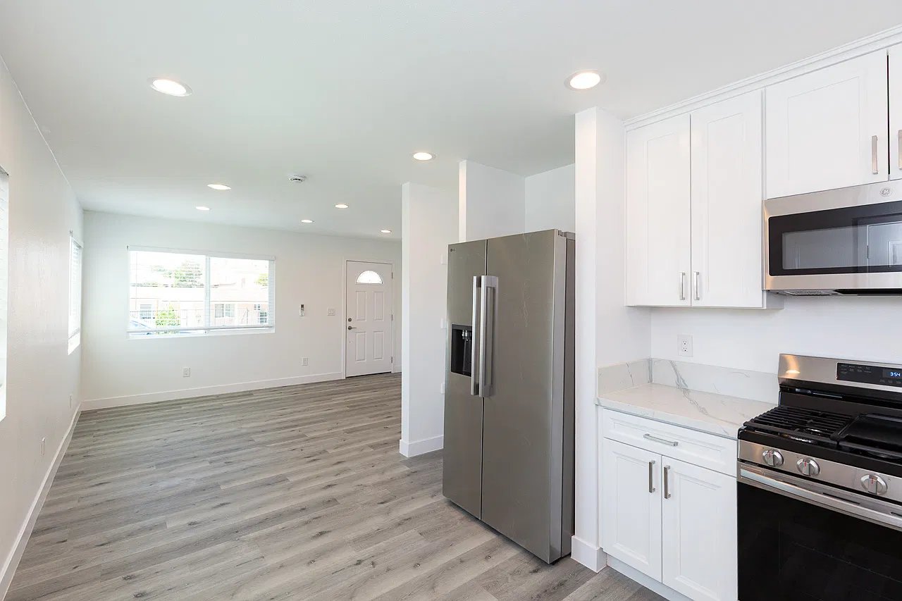 2 bed, 785 sqft, $2,790 — Photo 2