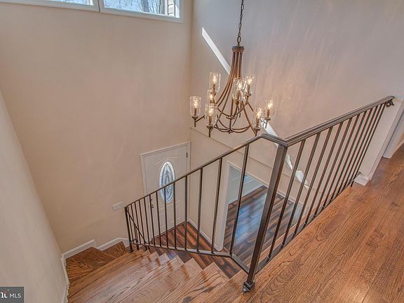 3rd image of 26 Millcrest Ct