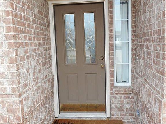 2nd image of 4438 Sharpsburg Dr