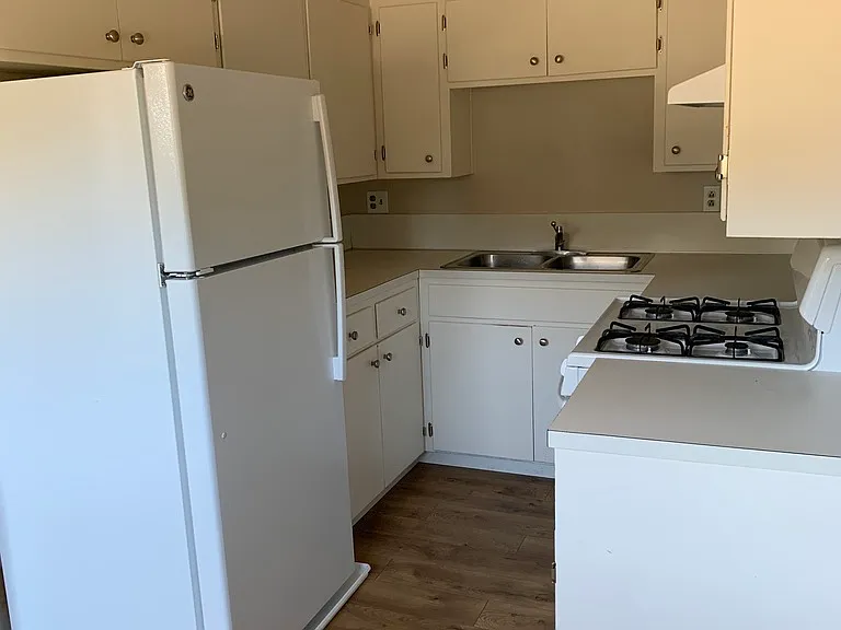 812 Belden St #4 — Photo 3