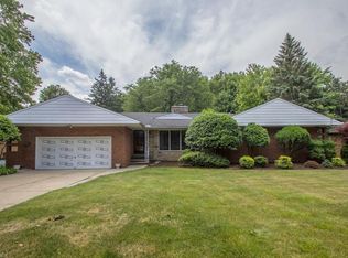 10710 Cardinal Ln, Brecksville, OH