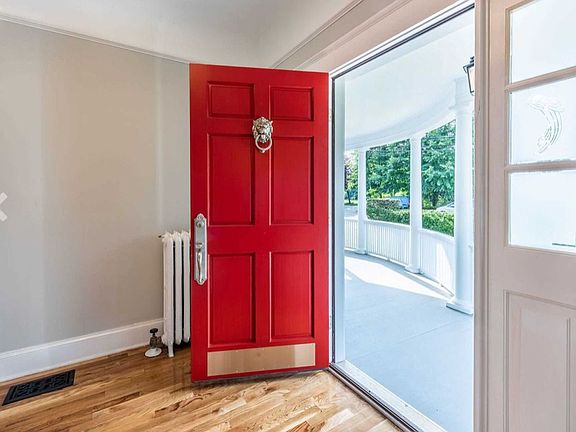 2nd image of 233-38 Bay St #1