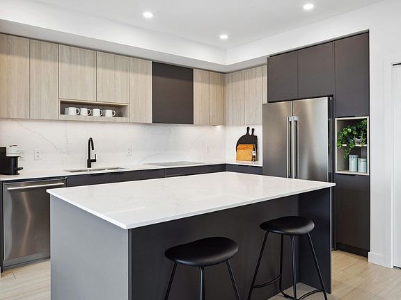 2nd image of 3535 Highland Dr #103