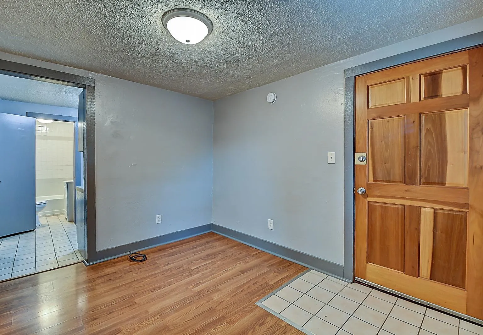 2 bed, 825 sqft, $849 — Photo 2