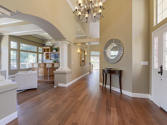 4th image of 1820 Hollyhock Ln