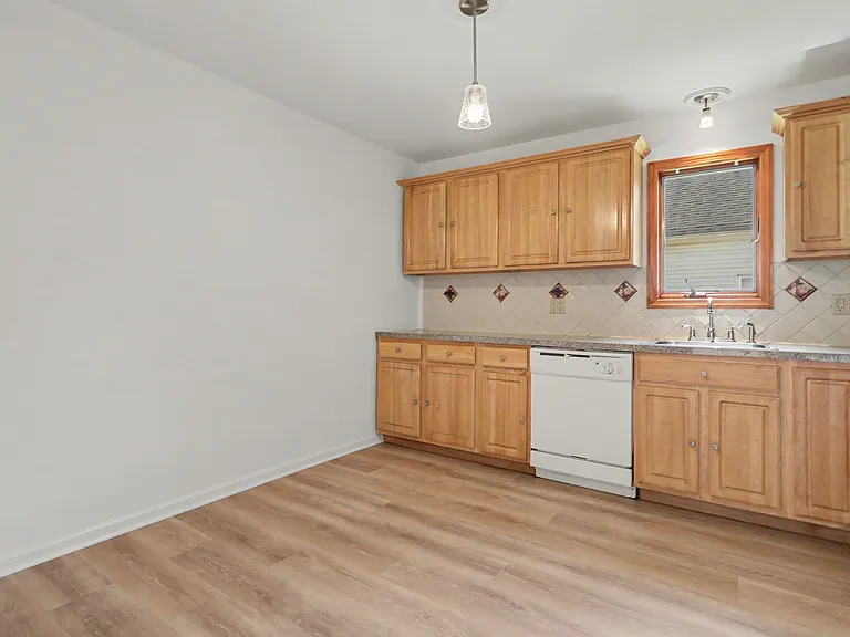 291 Berkeley Rd — Photo 6