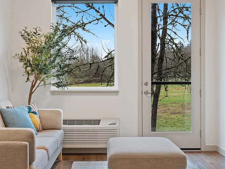 Model Unit Shown (1 Bed 1 Bath) Similar Units: 114, 228, 328,327 *Unit features vary. Inquire with our leasing office to schedule a tour!