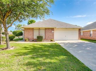 319 Garrett St, Burleson, TX 76028