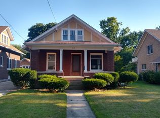 615 Gates Ave, Aurora, IL 60505