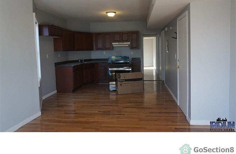 1st image of 26 Salem St APT 1
