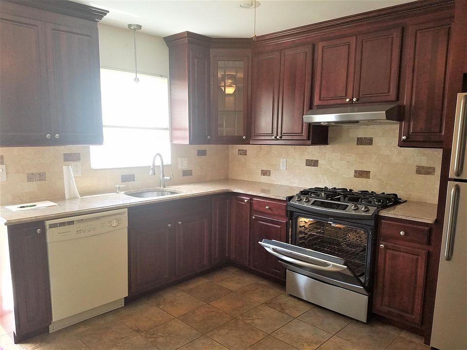 2nd image of 128 E Harwood Ter