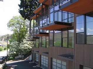 5 E State St, Hood River, OR 97031