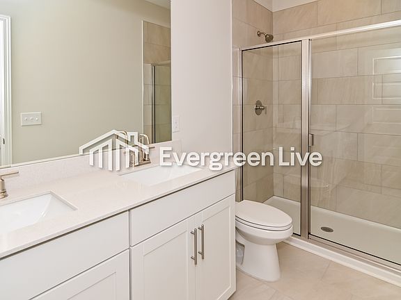 3rd image of 644 Shoemaker Ln