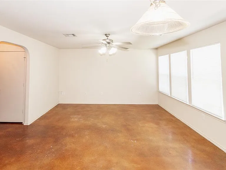2406 Magin Meadow Dr — Photo 4