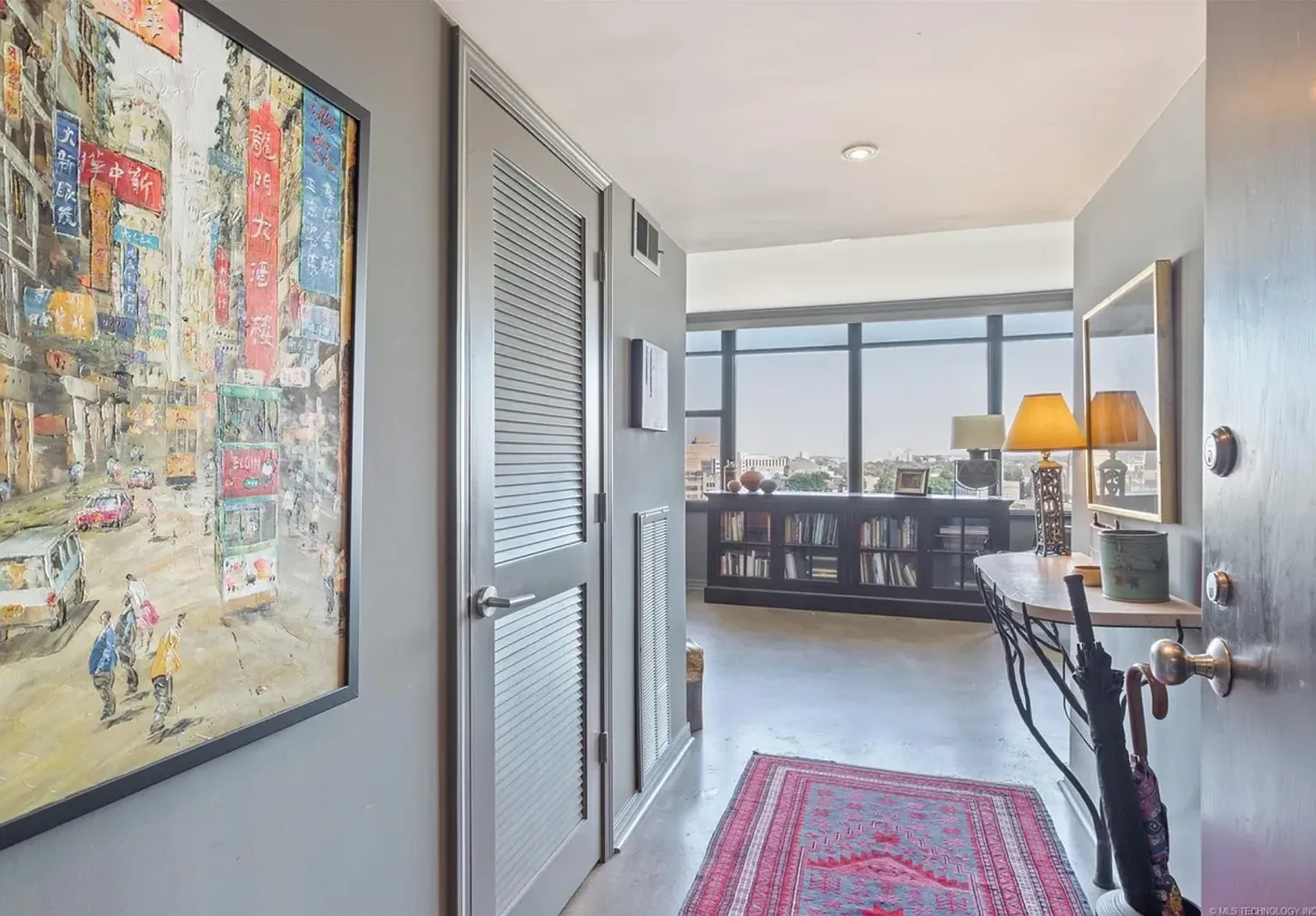Utilities included! Downtown Tulsa High-Rise Living with Incredible Views! — Photo 2